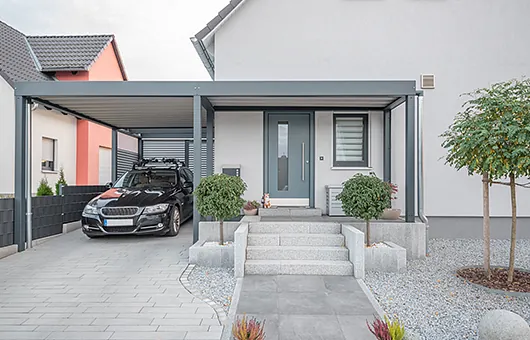 Sonnenschutzanlage mit Markise für Terrasse und Wohnhaus in Plettenberg